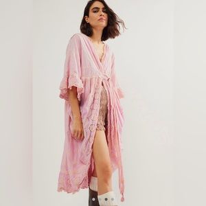 Brand New Magnolia Pearl eyelet wrap in Allium.